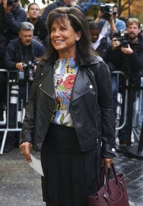 Anne Sinclair - Paris Fashion Week, Modenschau Chanel - Paris, Frankreich - 06 10 2015 GwendolineLeGoff Panoramic 