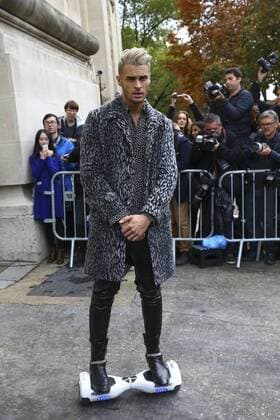 Baptiste Giabiconi - Paris Fashion Week, Modenschau Chanel - Paris, Frankreich - 06 10 2015 GwendolineLeGoff Panoramic 