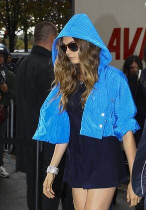Cara Delevingne - Paris Fashion Week, Modenschau Chanel - Paris, Frankreich - 06 10 2015 GwendolineLeGoff Panoramic 