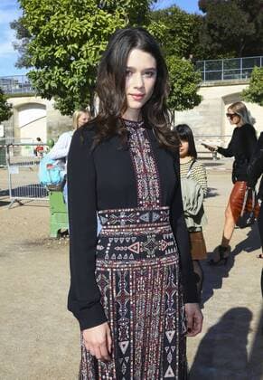Astrid Berges Frisbey CELEBRITES : Modenschau Valentino - Pret a Porter Printemps Ete 2016 - 06 10 2015 GwendolineLeGoffx 