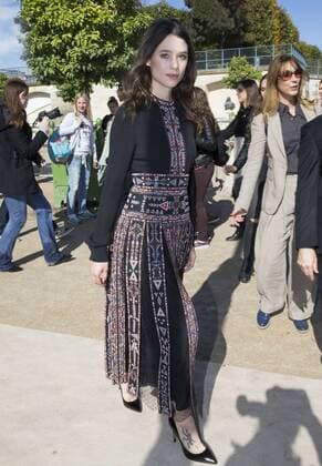 Astrid Berges Frisbey CELEBRITES : Modenschau Valentino - Pret a Porter Printemps Ete 2016 - 06 10 2015 GwendolineLeGoffx 