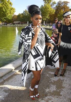 Janelle Monae CELEBRITES : Modenschau Valentino - Pret a Porter Printemps Ete 2016 - 06 10 2015 GwendolineLeGoffx 
