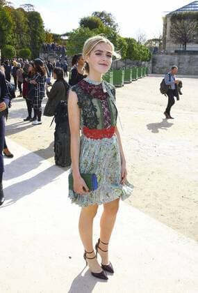 Kiernan Shipka CELEBRITES : Modenschau Valentino - Pret a Porter Printemps Ete 2016 - 06 10 2015 GwendolineLeGoffx 
