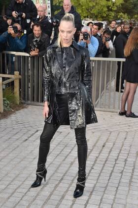 Tanya Dziahileva (Tanya Dyagileva) CELEBRITES : Modenschau Louis Vuitton - Pret a Porter Printemps Ete 2016 - 07 10 2015 LIONELURMANx 
