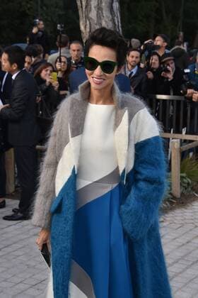 Farida Khelfa CELEBRITES : Modenschau Louis Vuitton - Pret a Porter Printemps Ete 2016 - 07 10 2015 LIONELURMANx 
