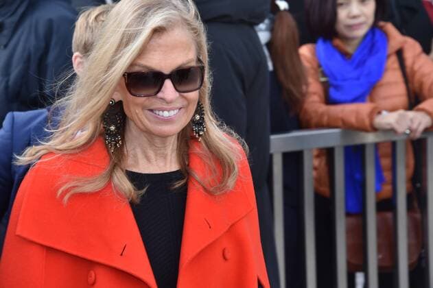 US ambassadeur Jane D. Hartley CELEBRITES : Modenschau Louis Vuitton - Pret a Porter Printemps Ete 2016 - 07 10 2015 LIONELURMANx 