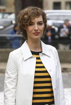 Louise Bourguoin CELEBRITES : Modenschau Miu Miu - Pret a Porter Printemps Ete 2016 - 07 10 2015 GwendolineLeGoffx 