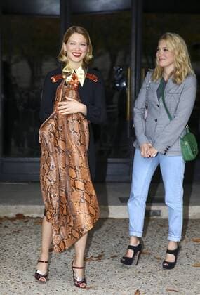 Lea Seydoux et Camille Seydoux CELEBRITES : Modenschau Miu Miu - Pret a Porter Printemps Ete 2016 - 07 10 2015 GwendolineLeGoffx 