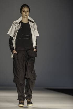 BELO HORIZONTE, MG - 07 10 2015: MINING TREND AUTUMN WINTER 2016 - Model for parade Grife LINO Villaventura in the 17th edition of Trend Autumn Winter 2016 Mines from 06 to 09 October at Expominas - Avenida Amazonas, 6030 - Gameleira - BH -. MG.  Mour?oxPanda