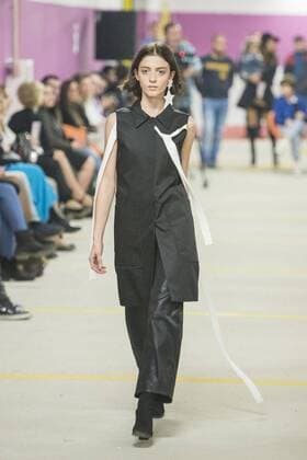 (151011) -- TBILISI, Oct. 11, 2015 -- A model presents a creation of Giorgi Keburia from Georgia during the Tbilisi Spring Fashion Week 2016, in Tbilisi, capital of Georgia, on October 11, 2015. ) GEORGIA-TBILISI-SPRING FASHION WEEK-CLOSING CEREMONY GiorgexInduashvili 