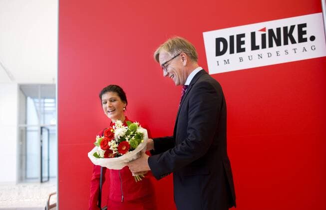 Deutschland, Berlin, Fraktionssitzung von DIE LINKE., Dietmar Bartsch und Sahra Wagenknecht nach ihrer Wahl zum Fraktionsvorsitz, 13.10.2015