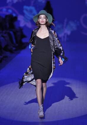 Oct. 15, 2015 - Kiev, Ukraine - A model presents a creation by Ukrainian designer TAGO by OLGA NAVROTSKA during the Ukrainian Fashion Week in Kiev, Ukraine, 15 October 2015. The event presents Spring Summer 2016 collections by Ukrainian and international designers from 14 to 20 October. Kiev Ukraine - ZUMAg194