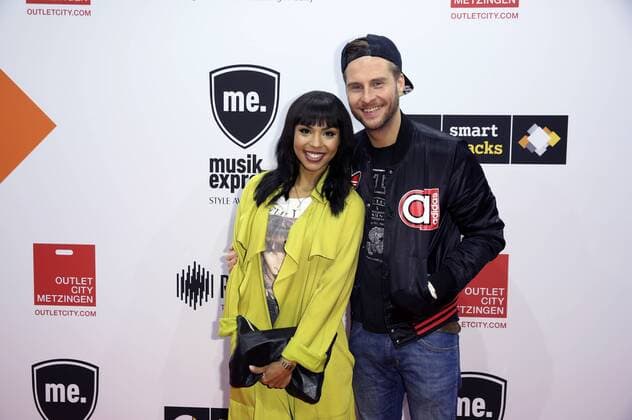 Alexandra Simone Maurer mit Begleitung beim Musikexpress Style Award 2015 im Kosmos. Berlin, 15.10.2015 Foto:xS.xGabschx xFuturexImage