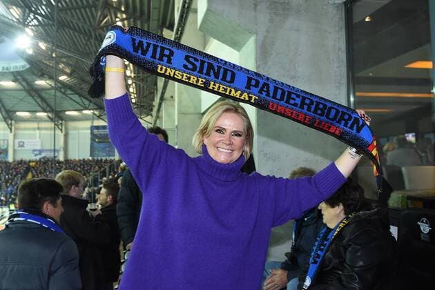 Fußball 2. Bundesliga 11. Spieltag SC Paderborn - Eintracht Braunschweig am 16.10.2015 in der Benteler-Arena in Paderborn Claudia Effenberg xx