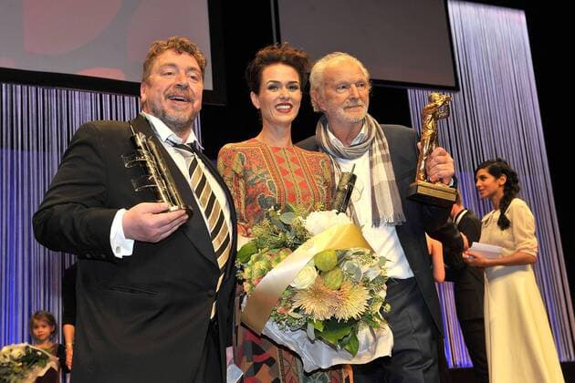 Preisträger Armin Rohde, Melika Foroutan und Michael Gwisdekbei der Verleihung Hessischer Film- und Kinopreis 2015 am 16.10.2015 in Frankfurt Hessischer Filmpreis 2015 in Frankfurt 