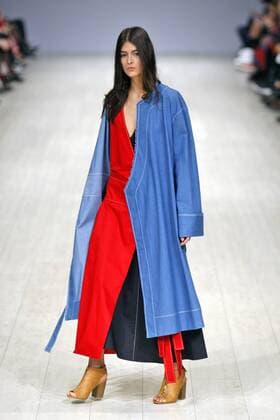 Oct. 17, 2015 - Kiev, Ukraine - A model presents a creation by Flow the Label during the Ukrainian Fashion Week in Kiev, Ukraine, 17 October 2015. The event presents Spring Summer 2016 collections by Ukrainian and international designers from 14 to 20 October. Kiev Ukraine - ZUMAg194