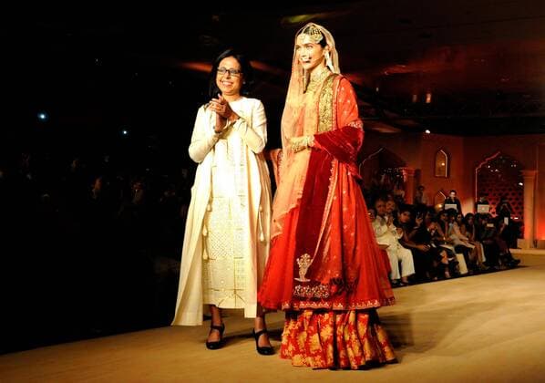 GURGAON, INDIA - OCTOBER 17: Bollywood actor Deepika Padukone, who launched the song Deewani Mastani from Bhansali Productions Bajirao Mastani, turned showstopper for designer Anju Modi at 11th edition of Blenders Pride Fashion Tour 2015, at Leela Hotel, on October 17, 2015 in Gurgaon, India. (Photo by Parveen Kumar Hindustan Times ) 11th Edition Of Blenders Pride Fashion Tour 2015