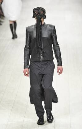 Oct. 18, 2015 - Kiev, Ukraine - A model presents a creation by Belorussian designer YAUHENIYA BELSKAYA during the Ukrainian Fashion Week in Kiev, Ukraine,18 October 2015. The event presents Spring Summer 2016 collections by Ukrainian and international designers from 14 to 20 October. Kiev Ukraine - ZUMAg194