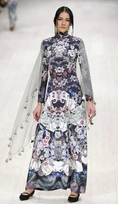 Oct. 18, 2015 - Kiev, Ukraine - A model presents a creation by Ukrainian designer ANNA STARUSHKO during the Ukrainian Fashion Week in Kiev, Ukraine,18 October 2015. The event presents Spring Summer 2016 collections by Ukrainian and international designers from 14 to 20 October. Kiev Ukraine - ZUMAg194
