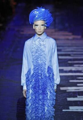 Oct. 18, 2015 - Kiev, Ukraine - A model presents a creation by Ukrainian designer ALEKSEY ZALEVSKIY during the Ukrainian Fashion Week in Kiev, Ukraine, 18 October 2015. The event presents Spring Summer 2016 collections by Ukrainian and international designers from 14 to 20 October. Kiev Ukraine - ZUMAg194