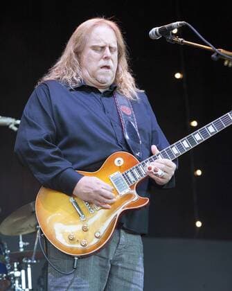 Oct 18, 2015 - Raleigh, North Carolina; USA - Musician WARREN HAYNES performs live as part of the inaugural 2015 American Roots Music and Arts Festival that took place at the Walnut Creek Amphitheatre located in Raleigh. Copyright 2015 Raleigh USA - ZUMAm78_