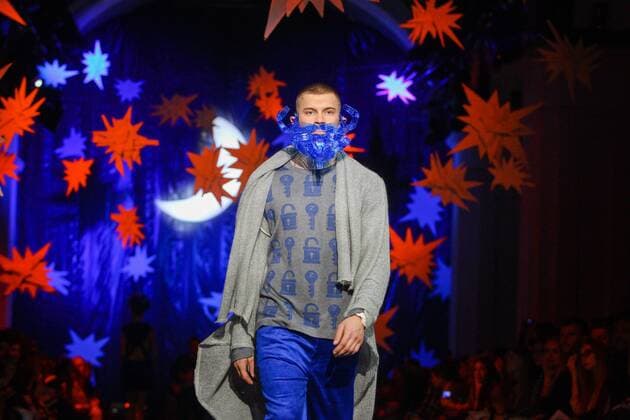 Oct. 18, 2015 - Kiev, Ukraine - A model presents a creation by Ukrainian designer Oleksiy Zalevskiy during the Ukrainian Fashion Week in Kiev, Ukraine, 14 October 2015. The event presents Spring Summer 2016 collections by Ukrainian and international designers from 14 to 18 October. Kiev Ukraine  - ZUMAn230