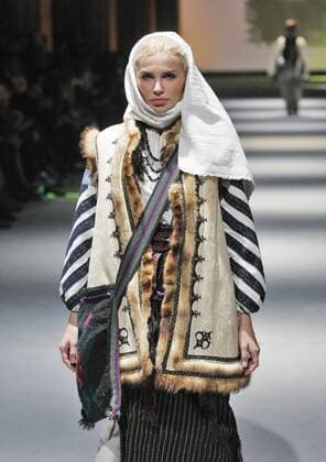 Oct. 18, 2015 - Kiev, Ukraine - A model in traditional ethnic ukrainian clothing presents a creation at presentation project VYTOKY (ORIGINS),devoted Ukrainian traditional culture,during the Ukrainian Fashion Week in Kiev, Ukraine,18 October 2015. The event presents Spring Summer 2016 collections by Ukrainian and international designers from 14 to 20 October. Kiev Ukraine - ZUMAg194