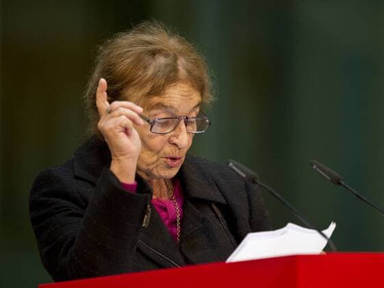 Preistraegerin Philosphin Agnes HELLER (HUN) waehrend ihrer Rede auf dem Podium. Verleihung des Internationalen Willy-Brandt Preis 2015 von der Sozialdemokratischen Partei Deutschlands (SPD) im Willy-Brandt-Haus in Berlin, Deutschland am 19.10.2015.