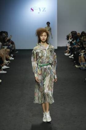 Oct. 21, 2015 - Seoul, South Korea - October 21, 2015 - South Korea, Seoul : Model catwalk on the runway during the Seoul Fashion Week 2016 S S S=YZ show at DDP in Seoul, South Korea. Seoul Fashion Week every march, october held on annual fashion show in South Korea. Seoul South Korea  - ZUMAn230