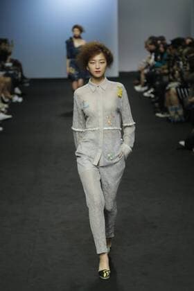 Oct. 21, 2015 - Seoul, South Korea - October 21, 2015 - South Korea, Seoul : Model catwalk on the runway during the Seoul Fashion Week 2016 S S S=YZ show at DDP in Seoul, South Korea. Seoul Fashion Week every march, october held on annual fashion show in South Korea. Seoul South Korea  - ZUMAn230