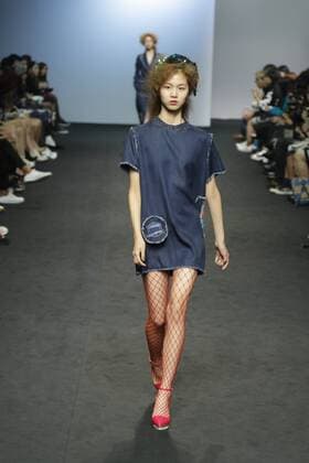 Oct. 21, 2015 - Seoul, South Korea - October 21, 2015 - South Korea, Seoul : Model catwalk on the runway during the Seoul Fashion Week 2016 S S S=YZ show at DDP in Seoul, South Korea. Seoul Fashion Week every march, october held on annual fashion show in South Korea. Seoul South Korea  - ZUMAn230