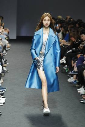 Oct. 21, 2015 - Seoul, South Korea - October 21, 2015 - South Korea, Seoul : Model catwalk on the runway during the Seoul Fashion Week 2016 KAAL E.SUKTAE show at DDP in Seoul, South Korea. Seoul Fashion Week every march, october held on annual fashion show in South Korea. Seoul South Korea  - ZUMAn230