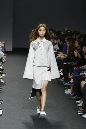 Oct. 21, 2015 - Seoul, South Korea - October 21, 2015 - South Korea, Seoul : Model catwalk on the runway during the Seoul Fashion Week 2016 KAAL E.SUKTAE show at DDP in Seoul, South Korea. Seoul Fashion Week every march, october held on annual fashion show in South Korea. Seoul South Korea  - ZUMAn230