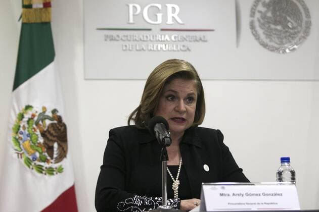 (151022) -- MEXICO CITY, - Mexico s Attorney General Arely Gomez speaks at a press conference on the progress of the case of the escape of Mexican drug cartel kingpin Joaquin Guzman Loera, alias El Chapo , in Mexico City, capital of Mexico, on Oct. 21, 2015. Mexico s Attorney General Arely Gomez said on Wednesday that in the last hours several people that from the outside of the Altiplano prison took part in the escape of Joaquin El Chapo Guzman were remanded, among them other pilot and the brother-in-law of Joaquin Guzman. ) (fnc) (ah) MEXICO-MEXICO CITY-POLITICS-ARELY GOMEZ ALEJANDROxAYALA 