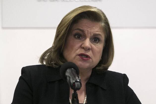 (151022) -- MEXICO CITY, - Mexico s Attorney General Arely Gomez speaks at a press conference on the progress of the case of the escape of Mexican drug cartel kingpin Joaquin Guzman Loera, alias El Chapo , in Mexico City, capital of Mexico, on Oct. 21, 2015. Mexico s Attorney General Arely Gomez said on Wednesday that in the last hours several people that from the outside of the Altiplano prison took part in the escape of Joaquin El Chapo Guzman were remanded, among them other pilot and the brother-in-law of Joaquin Guzman. Alejandro Ayala) (fnc) (ah) MEXICO-MEXICO CITY-POLITICS-ARELY GOMEZ e AlejandroxAyala 
