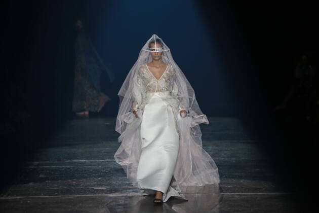 Oct. 22, 2015 - Sao Paulo, Brazil - Model presents creations of Lino Villaventura during the 2016 Winter collection of the Sao Paulo Fashion Week. Sao Paulo Brazil - ZUMAp133