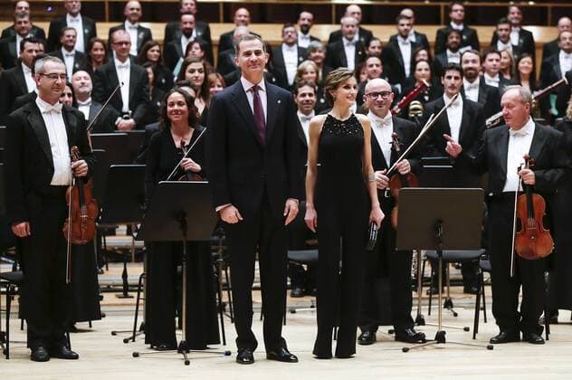 König Felipe von Spanien und Königin Letizia von Spanien beim Abschlusskonzert der XXIV Musical Week im Rahmen der Verleihung der Princess of Asturias Awards 2015 im Auditorio Principe Felipe. Oviedo, 22.10.2015 Felipe von Spanien, Letizia von Spanien 