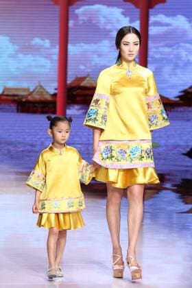 BEIJING, CHINA - OCTOBER 25: (CHINA OUT) Models showcase designs on the runway at NE-TIGER Haute Couture Collection during the Mercedes-Benz China Fashion Week S S 2016 at Beijing Hotel on October 25, 2015 in Beijing, China.  CFP474868191