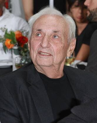 Frank Gehry FRANK GEHRY RECEIVES HENRY AWARD Los Angeles  Patrick Rideaux PicturePerfect