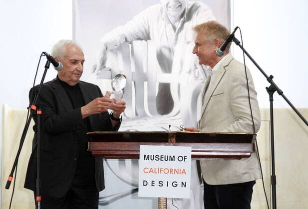 Frank Gehry FRANK GEHRY RECEIVES HENRY AWARD Los Angeles  Patrick Rideaux PicturePerfect