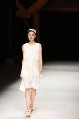 BEIJING, CHINA - OCTOBER 26: (CHINA OUT) A model showcases designs on the runway at Qing s Zheng Qinger Collection during the Mercedes-Benz China Fashion Week Spring Summer 2016 at Beijing Hotel on October 26, 2015 in Beijing, China.  CFP474944489