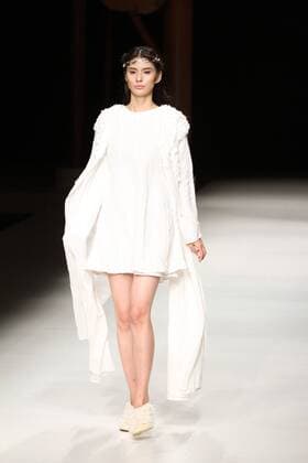 BEIJING, CHINA - OCTOBER 26: (CHINA OUT) A model showcases designs on the runway at Qing s Zheng Qinger Collection during the Mercedes-Benz China Fashion Week Spring Summer 2016 at Beijing Hotel on October 26, 2015 in Beijing, China.  CFP474944505