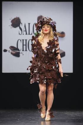 Lea Deleau - Modenschau: Salon du Chocolat - Paris - 27 10 2015 GwendolineLeGoff 