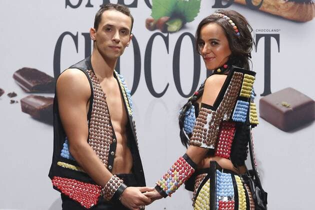 Alizee et Gregoire Lyonnet - Modenschau: Salon du Chocolat - Paris - 27 10 2015 GwendolineLeGoff 