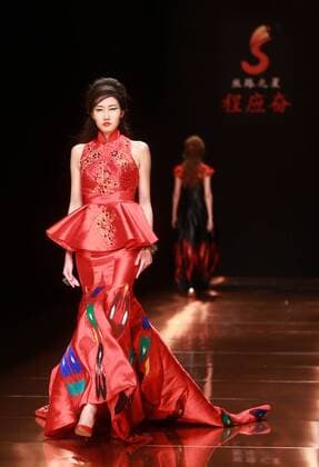 BEIJING, CHINA - OCTOBER 28: (CHINA OUT) A model showcases designs on the runway at Silk Road Star Cheng Yingfen Collection during the Mercedes-Benz China Fashion Week Spring Summer 2016 at Beijing Hotel on October 28, 2015 in Beijing, China.  CFP475064610