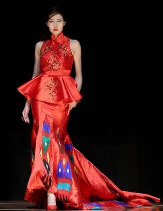 (151029) -- BEIJING, Oct. 29, 2015 -- A model presents a creation at Silk Road Star Cheng Yingfen Collection show during the China Fashion Week in Beijing, capital of China, Oct. 29, 2015. ) (yxb) CHINA-BEIJING-FASHION WEEK (CN) ChenxJianli 
