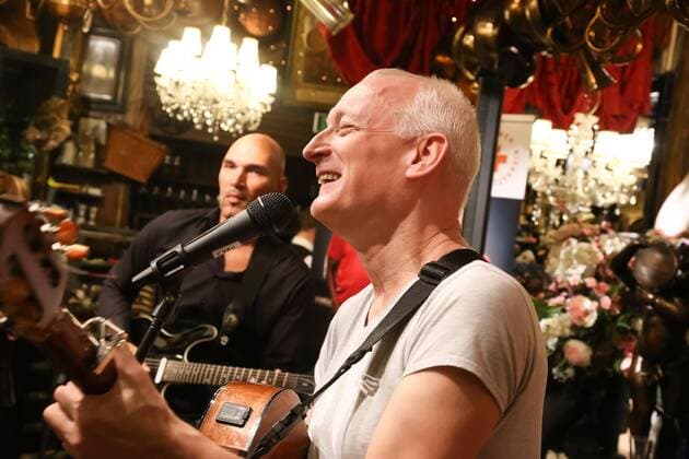28.10.2015, Marchfelderhof Deutsch-Wagram, TIERSCHUTZKALENDER 2016, Präsentation v. Wiener Tierschutzhaus im Bild: Gary Howard, Cyril Radlher