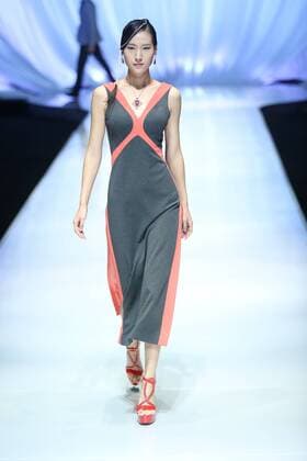 BEIJING, CHINA - OCTOBER 29: (CHINA OUT) A model showcases designs on the runway at TORAY Liu Wei Collection during the Mercedes-Benz China Fashion Week Spring Summer 2016 at 751DÂ·PARK on October 29, 2015 in Beijing, China.  CFP475107336