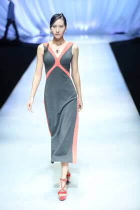 BEIJING, CHINA - OCTOBER 29: (CHINA OUT) A model showcases designs on the runway at TORAY Liu Wei Collection during the Mercedes-Benz China Fashion Week Spring Summer 2016 at 751DÂ·PARK on October 29, 2015 in Beijing, China.  CFP475107347