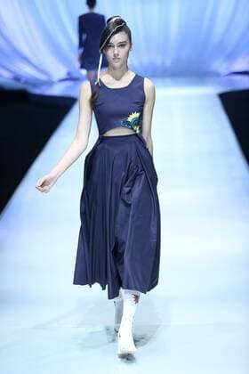 BEIJING, CHINA - OCTOBER 29: (CHINA OUT) A model showcases designs on the runway at TORAY Liu Wei Collection during the Mercedes-Benz China Fashion Week Spring Summer 2016 at 751DÂ·PARK on October 29, 2015 in Beijing, China.  CFP475107350